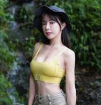 邹舒雅